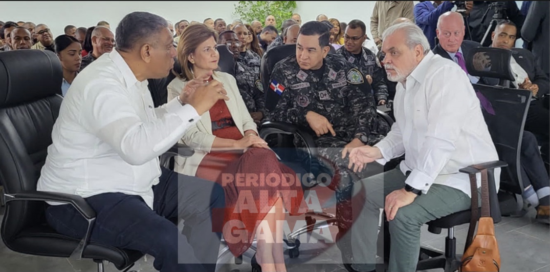 "Cooperación, inversión y Reforma Policial: claves para mejorar la seguridad nacional".