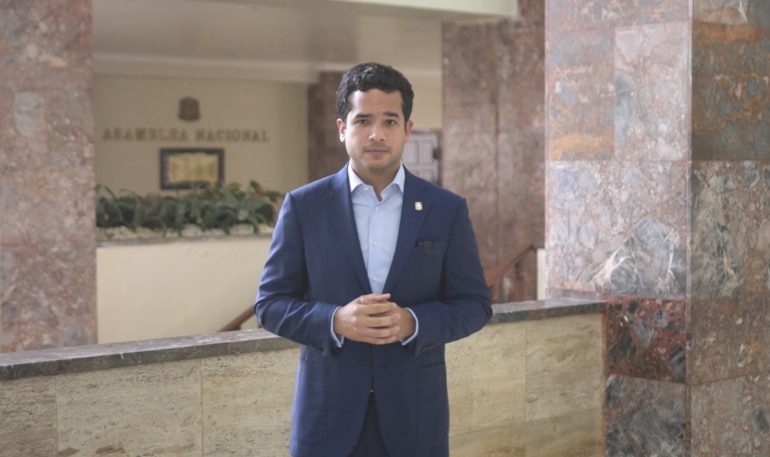 Diputado Omar Fernández propone cumbre por la salud para atender crisis del sector
