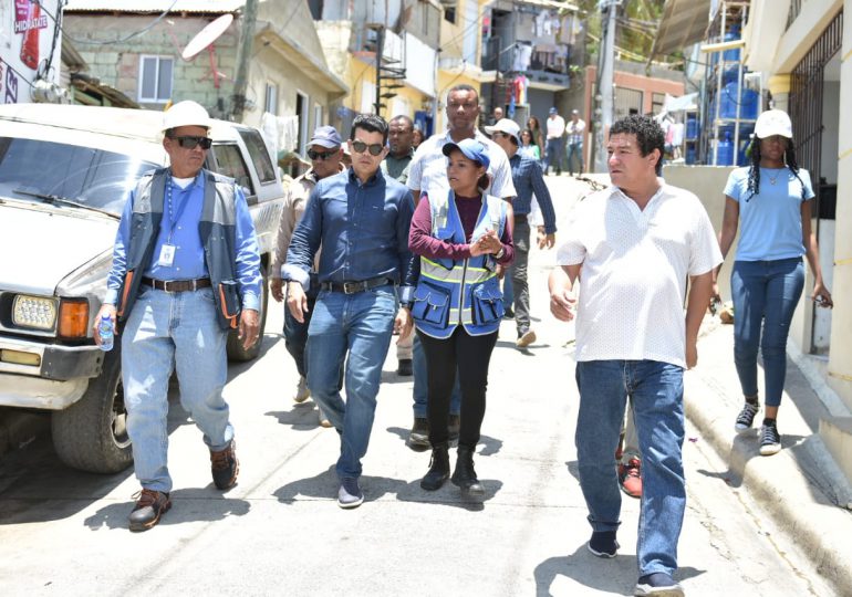 Wellington Arnaud supervisa trabajos de la segunda etapa de Arroyo Gurabo
