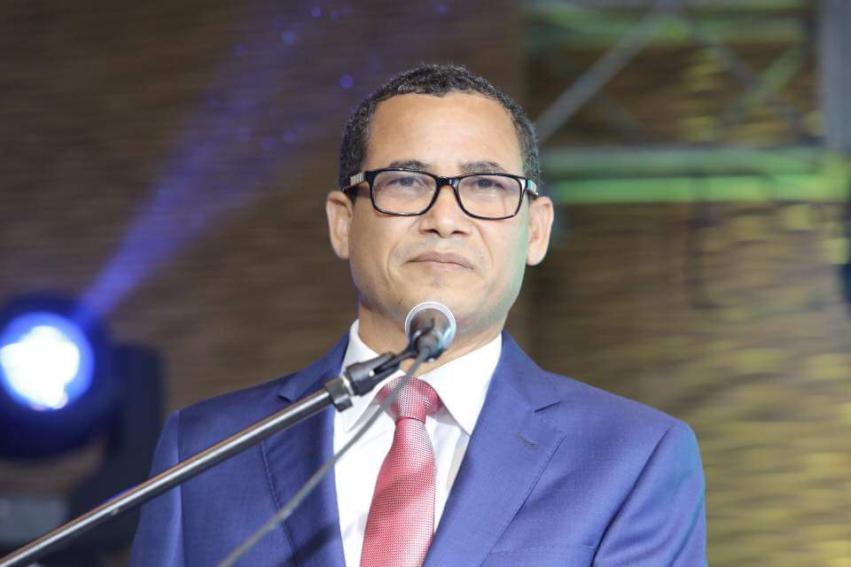 Eddy Olivares, 16 partidos políticos respaldan la resolución de la JCE
