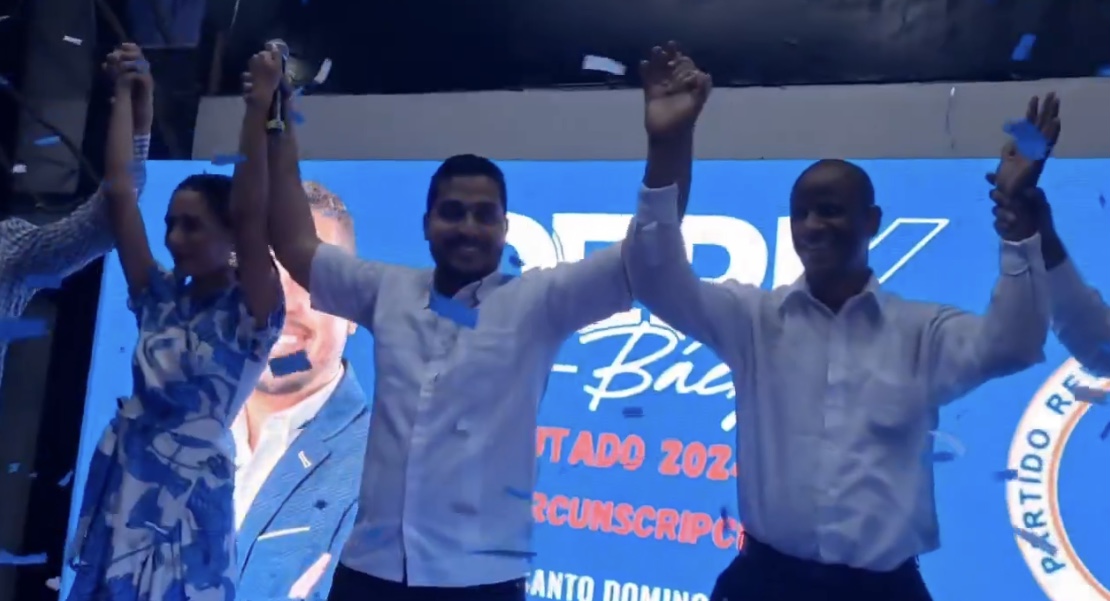 Derik Báez oficializa precandidatura a Diputado por la Circunscripción 1 de SDE con el apoyo de cientos de dirigentes y simpatizantes PRM