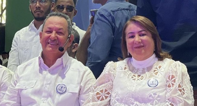 El Movimiento político "CRECE" y su  Presidente Porfirio Peralta felicitan a las Madres Dominicanas en su día