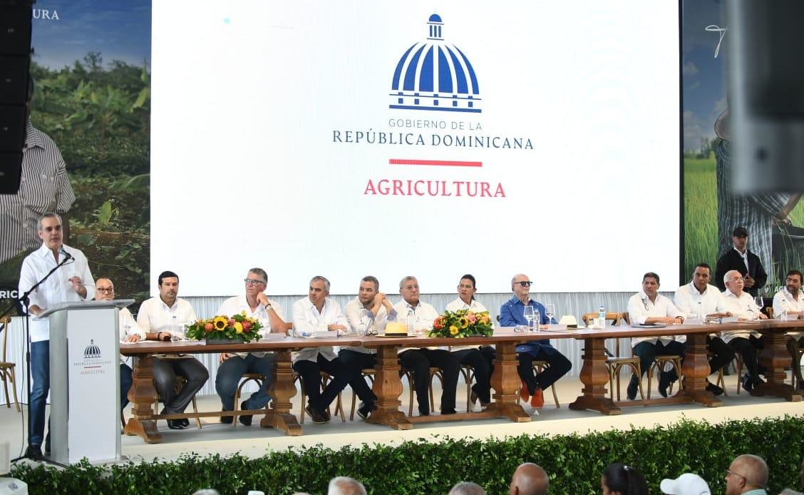 Abinader anuncia destinarán 20 millones de huevos a programas sociales