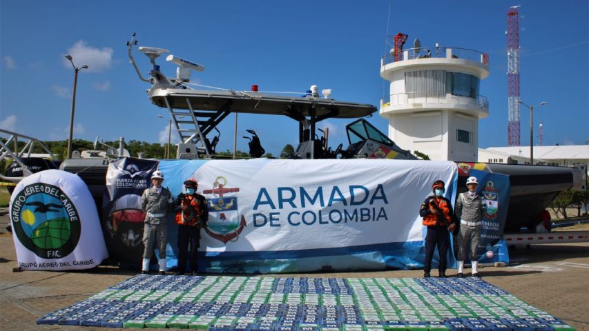Detienen en el Caribe colombiano a un venezolano y un dominicano con 300 kilos de cocaína