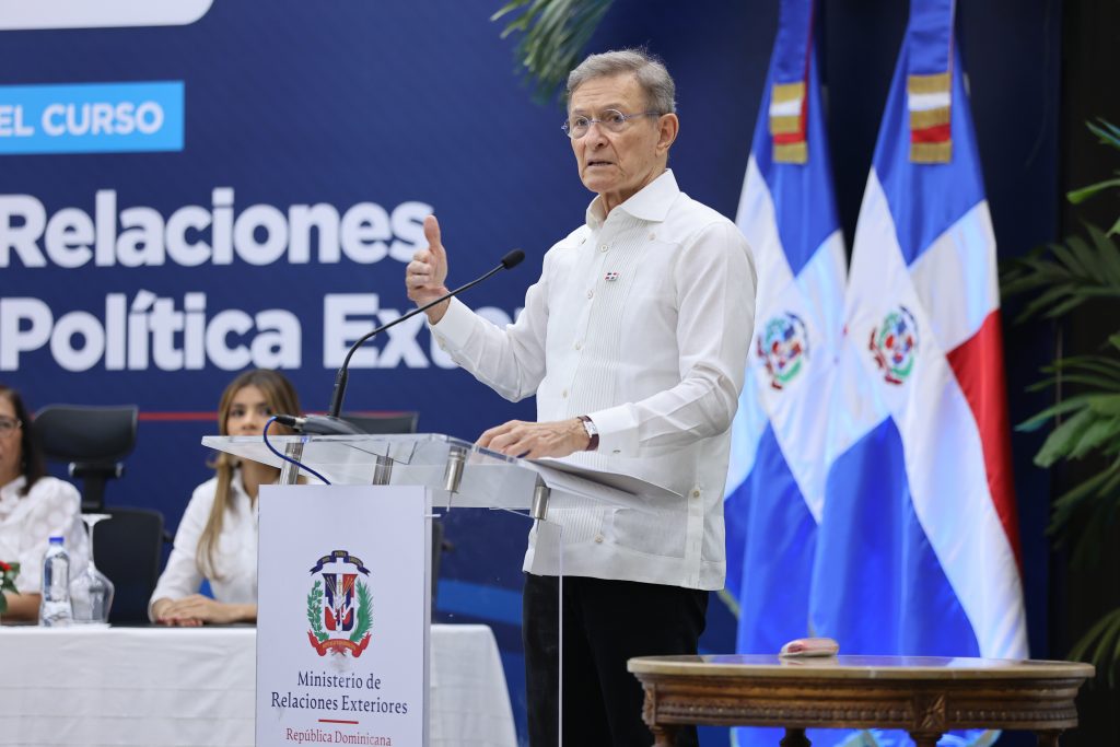 Canciller asegura RD no ha discutido con Canadá instalación de oficina en el país para ayudar a Haití