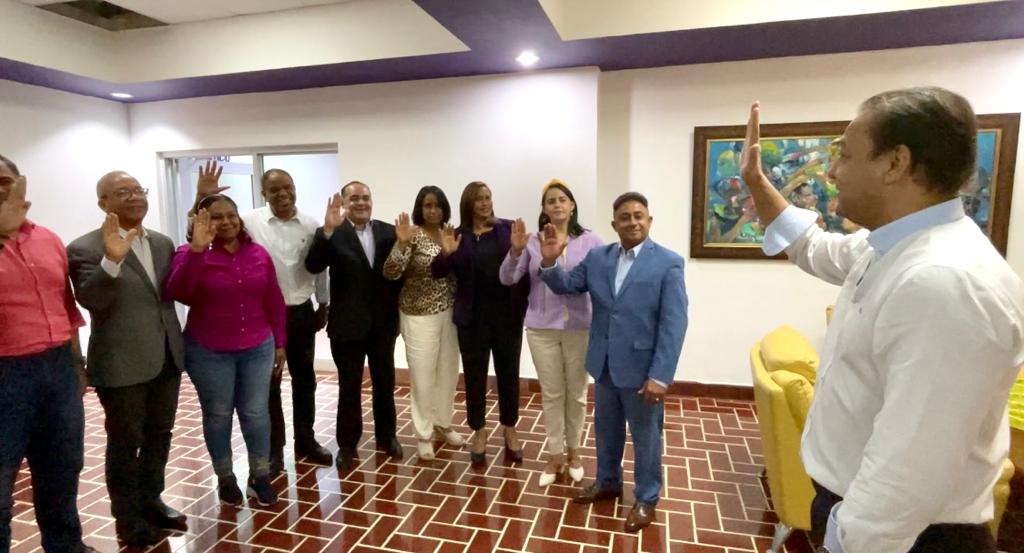 Abel Martínez juramenta la Comisión Nacional Electoral del PLD