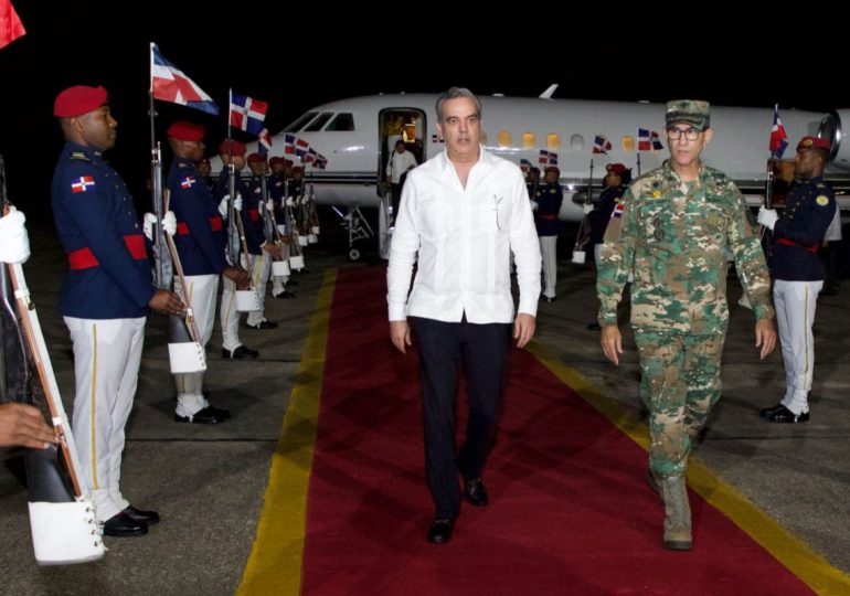 Presidente Abinader regresa al país tras participar en LVII Cumbre de Jefes de Estado y de Gobierno del SICA