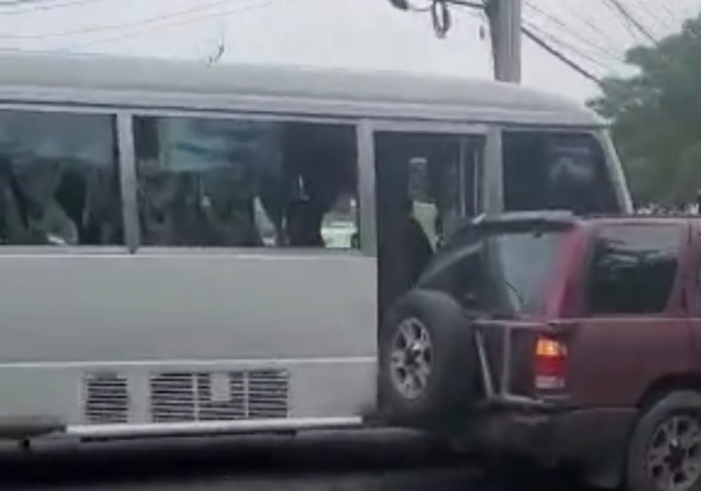 VIDEO: Apresados cobrador y chofer de autobús que atropellaron a oficial retirado