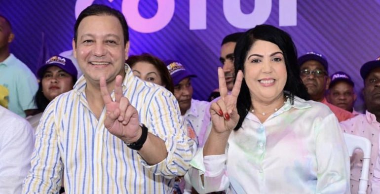 Abel Martínez proclama a Teresa Ynoa candidata Alcaldía de Cotuí PLD