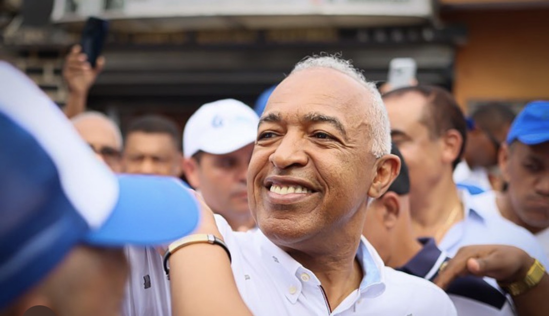 Bertico Santana asegura integrará jóvenes a la creación de políticas públicas municipales en SDE