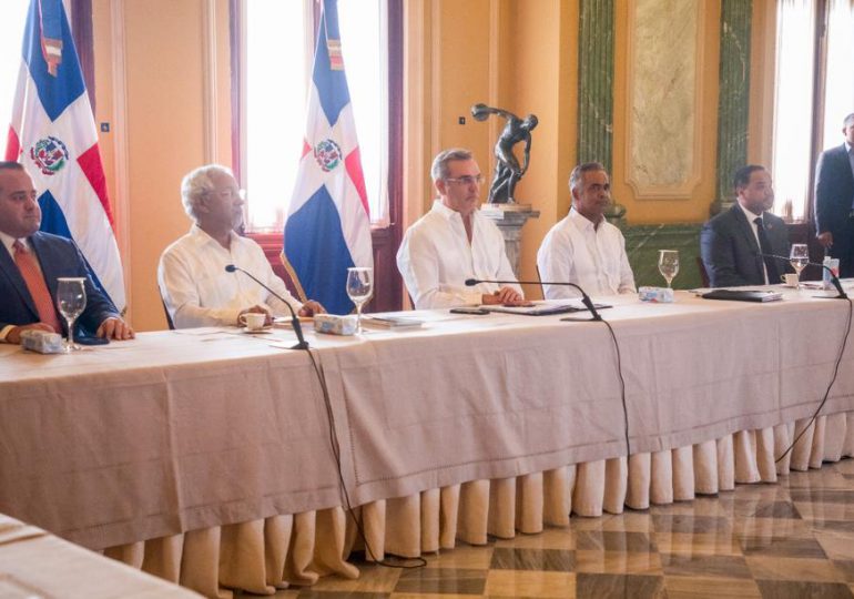 Gobierno y ADP acuerdan trabajar en 10 puntos