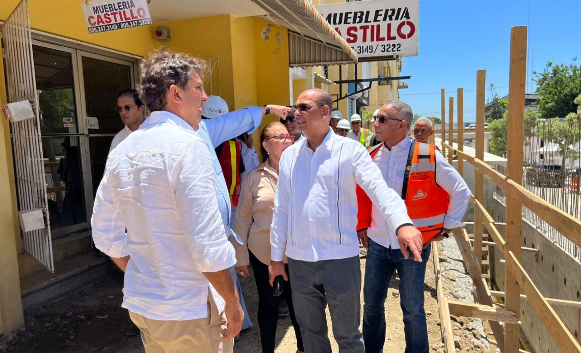 Obras Públicas supervisa trabajos que ejecuta el gobierno en Santiago