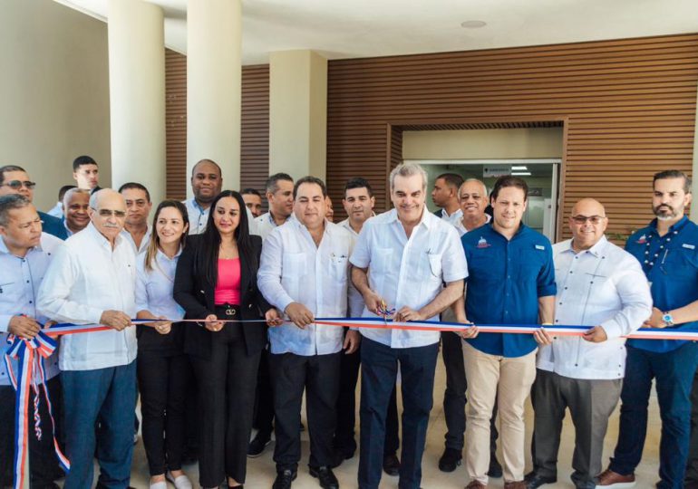 Abinader y Ministro Bonilla entregan Hospital Municipal de Esperanza Dr. José Fausto Ovalles en Valverde
