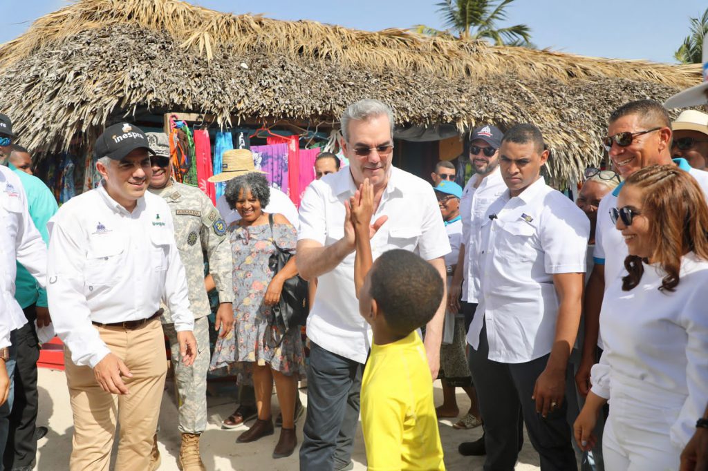 Abinader realiza visita Isla Saona, donde se realiza inversión por 600 millones en obras