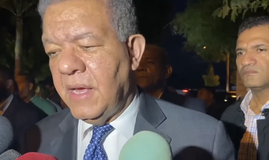 Leonel Fernández critica aprobación de préstamos de la Cámara de Diputados