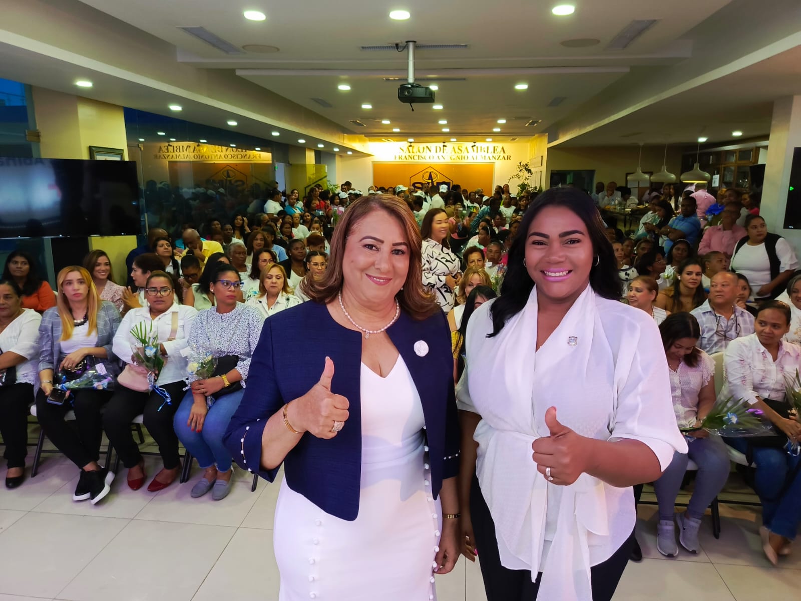 Movimiento Político “CRECE” juramento a Santa Peralta como Coordinadora de las Mujeres en SDE