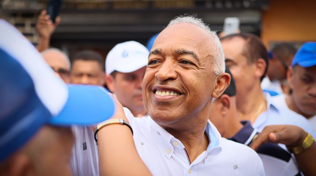 Bertico Santana asegura priorizará la recogida de basura en SDE