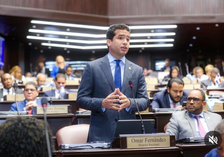 Omar Fernández no continuará como vocero de FP en Cámara de Diputados