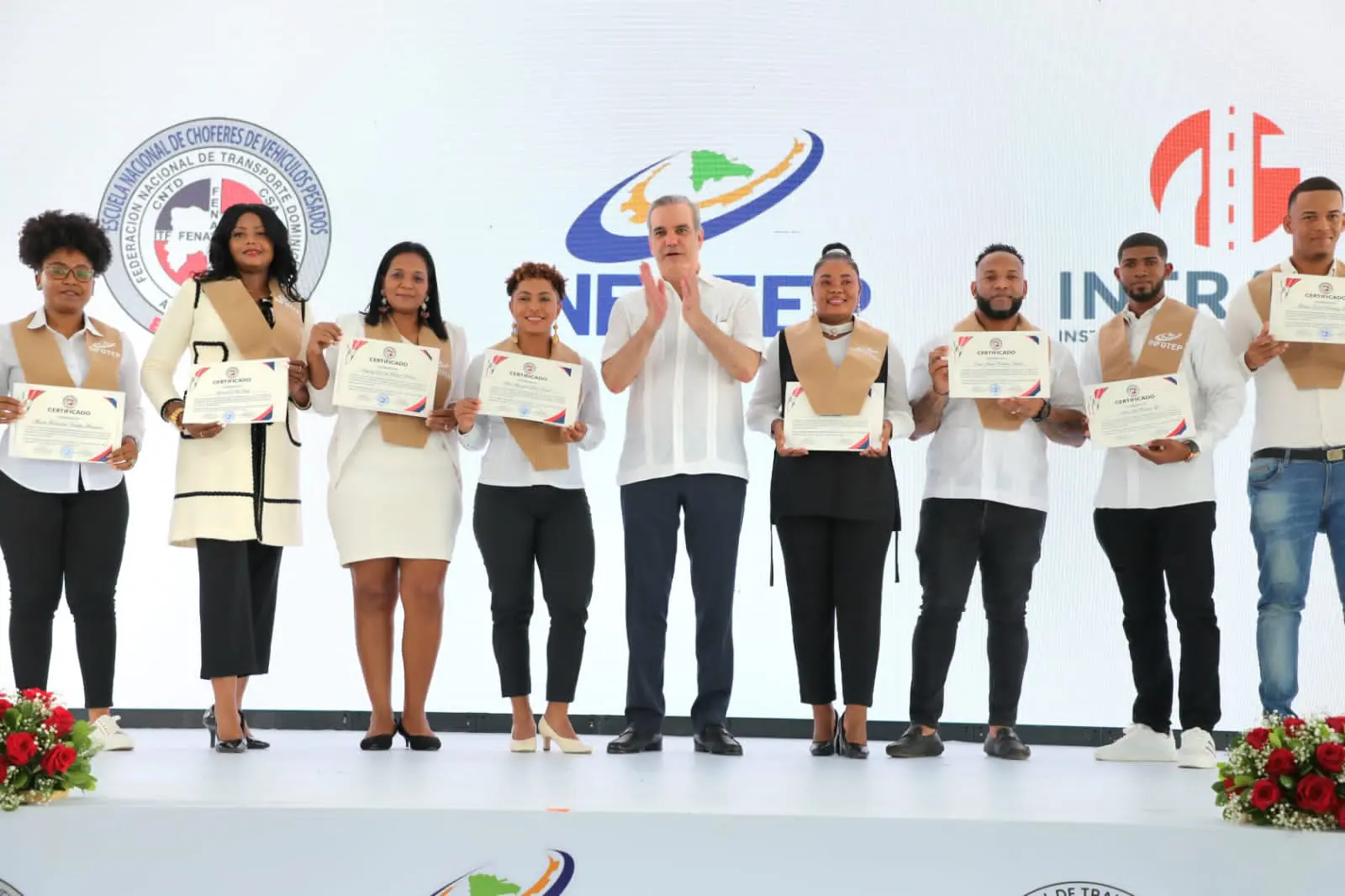 Presidente Abinader dice gobierno ejecuta una verdadera revolución en la formación técnica