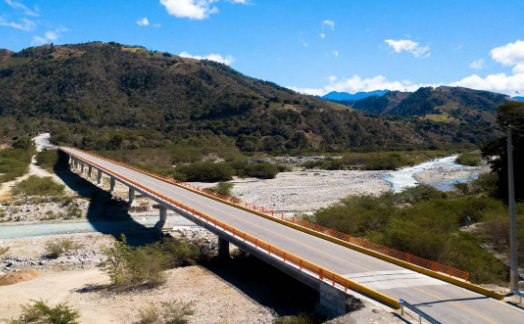 Obras Públicas informa construirá más de 100 puentes en el país