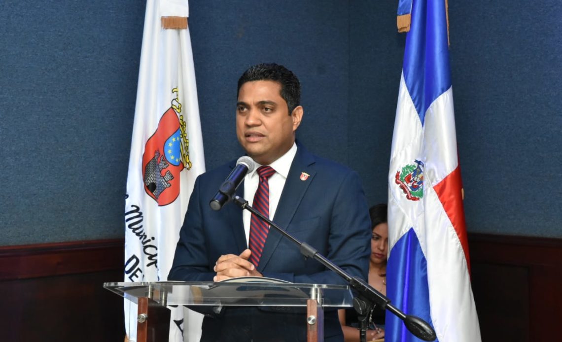 Kelvin Cruz emplaza a Leonel Fernández a mostrar evidencias que prueben compras de alcaldes