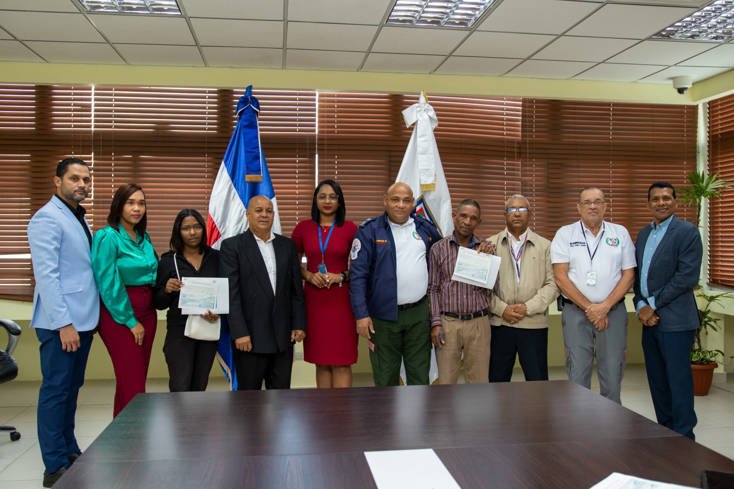VIDEO: Ayuntamiento de Santo Domingo Este indemniza familiares de bombero fallecido