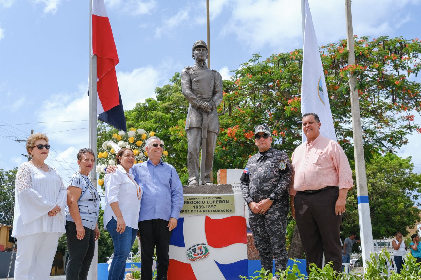 Manuel Jiménez anuncia inauguración de monumentos dedicados a Fernández Domínguez, Mandela, Manolo Tavares Justo y otras figuras históricas