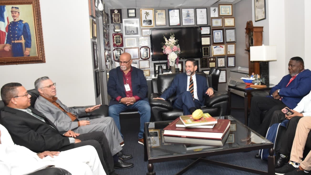 Ayuntamiento de Santo Domingo Este exoneraría impuestos a proyecto de vivienda de dominicanos en el exterior
