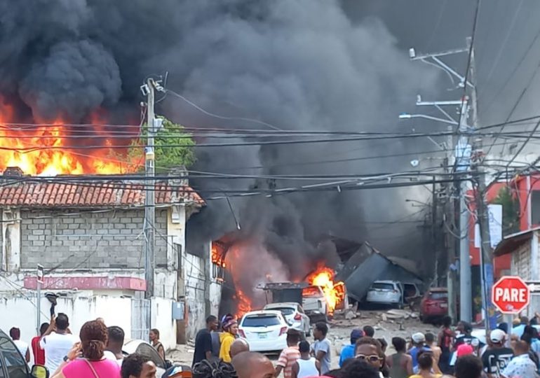 Aumenta a tres los fallecidos por explosión San Cristóbal; hospitales asisten a 33 heridos
