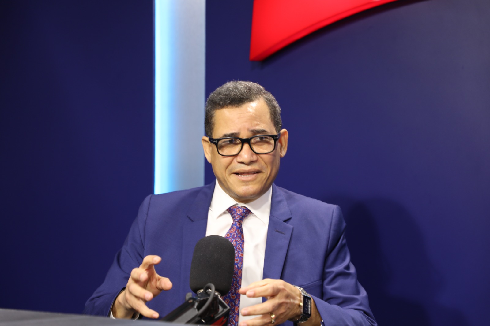 Olivares afirma padrones del PLD y FP están repletos con miembros del PRM