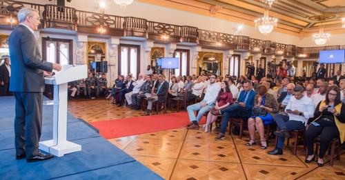Abinader presenta en detalles los avances de la transformación policial