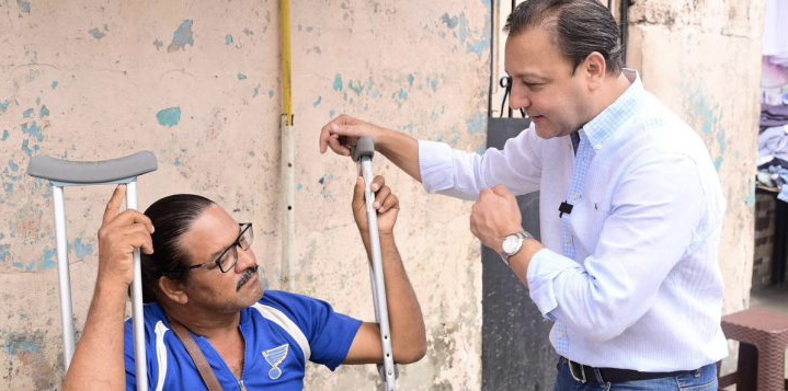 Abel visita barrios Cristo Rey y La Puya; capitaleños se vuelcan en apoyo