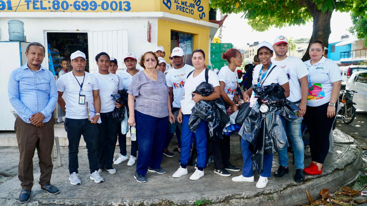 Ayuntamiento y Salud Pública realizan operativo contra el dengue en Santo Domingo Este