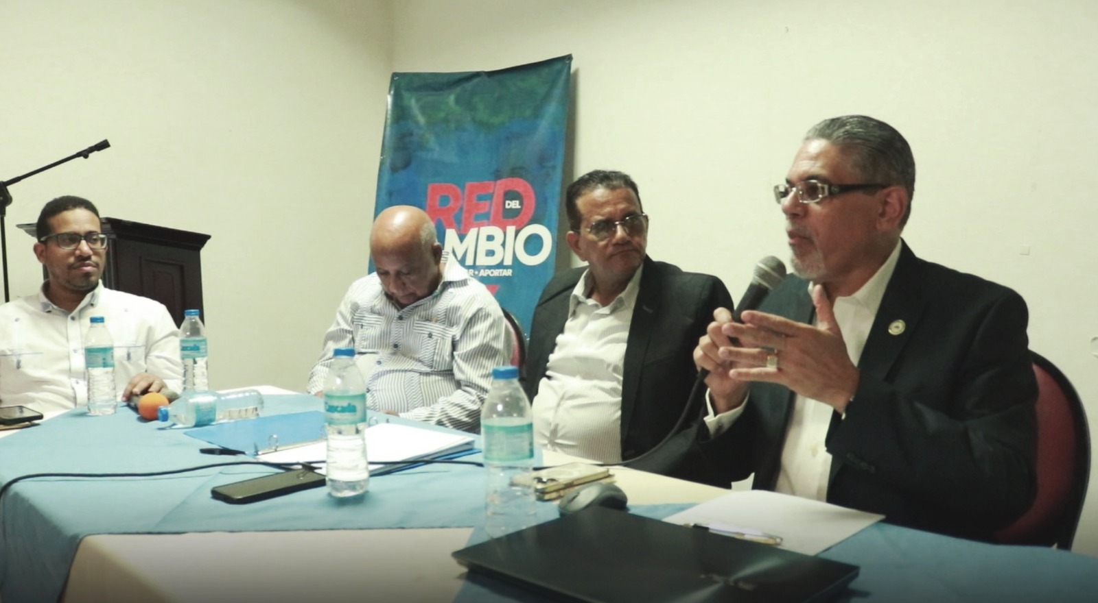 La Red del Cambio celebra un importante encuentro en Santiago de los Caballeros en apoyo a la reelección de Luis Abinader.