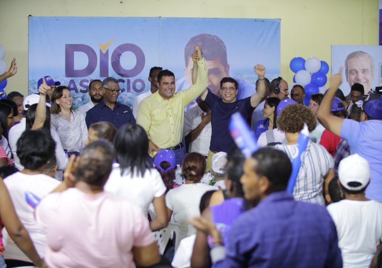 Dío Astacio recibe el respaldo del diputado Carlos de Jesús en su proyecto político