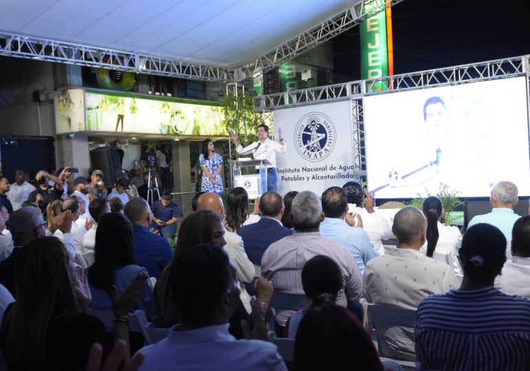 Wellington Arnaud inicia alcantarillado sanitario en Tenares, provincia Hermanas Mirabal