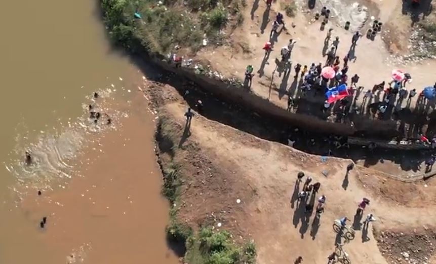 Constructores de canal en Juana Méndez dicen que solo muertos dejarán la obra
