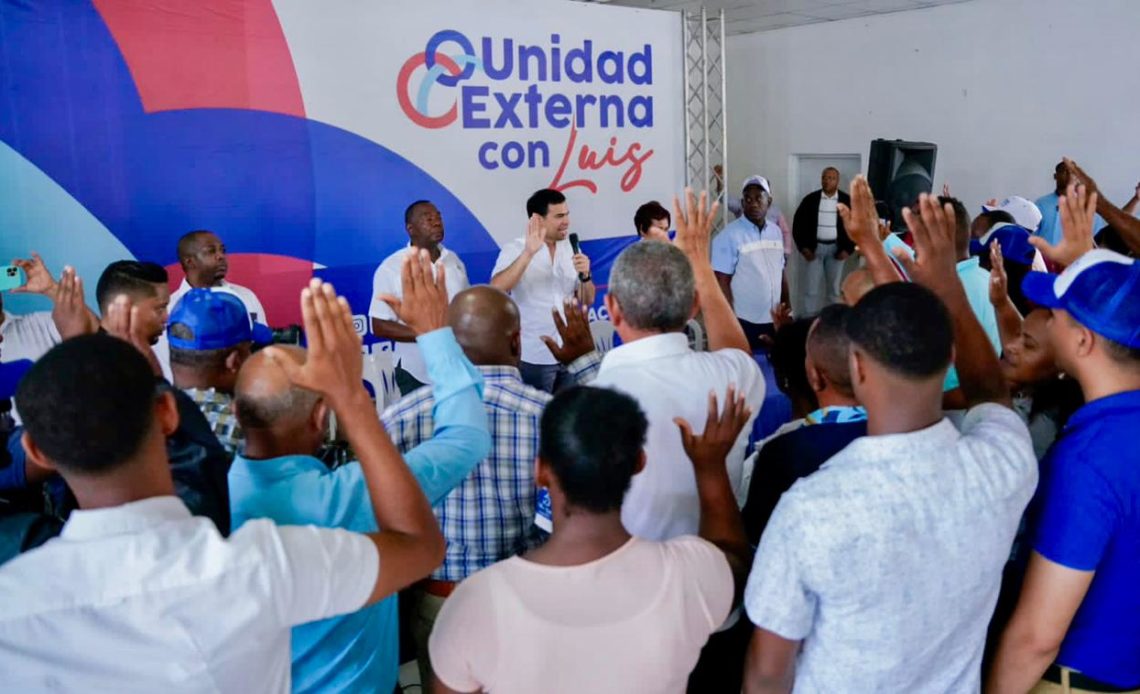 Roberto Ángel sigue juramentando, 50 presidentes de comité de base del PLD pasan a Unidad Externa