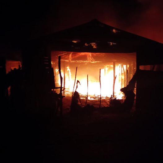 Al menos 28 locales afectados por incendio en mercado Dajabón; mayoría eran de comerciantes haitianos