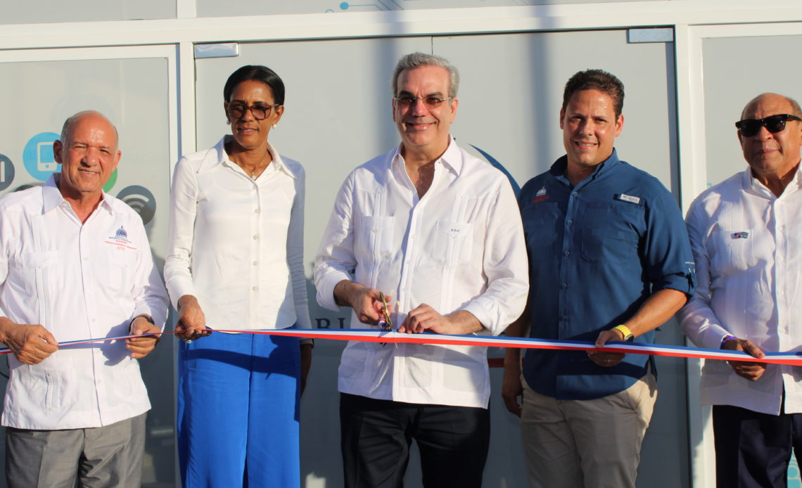 Gobierno entrega Centro Tecnológico que impactará a miles de jóvenes en La Altagracia
