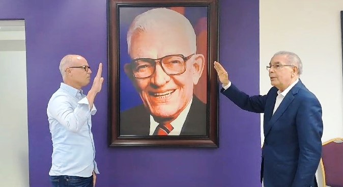 Un exprecandidato a senador del PRM por Hato Mayor abandona esa organización y pasa al PLD
