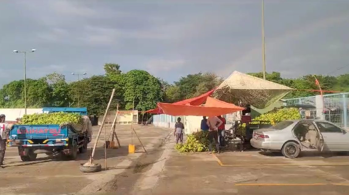 Haitianos se abastecen de otros países y mantienen frontera con RD cerrada