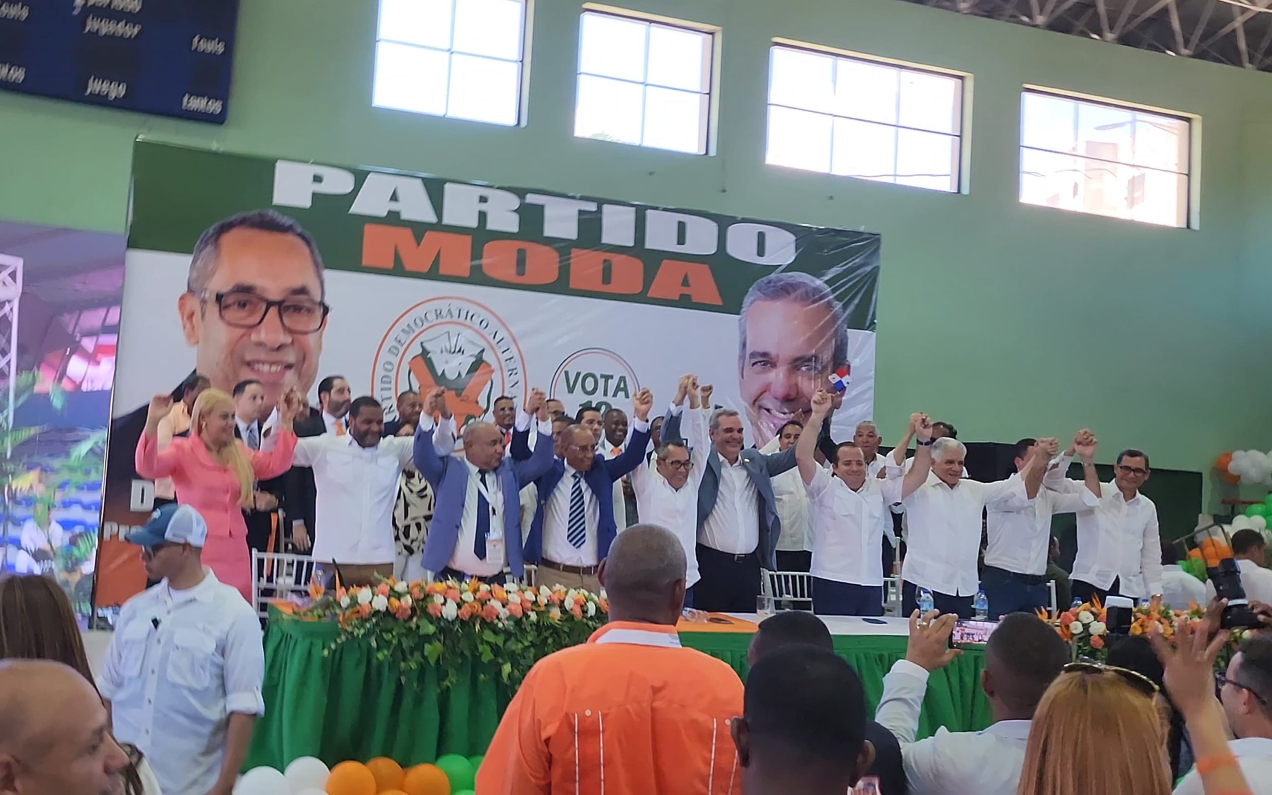 VIDEO: Partido MODA proclama a Luis Abinader como su candidato presidencial