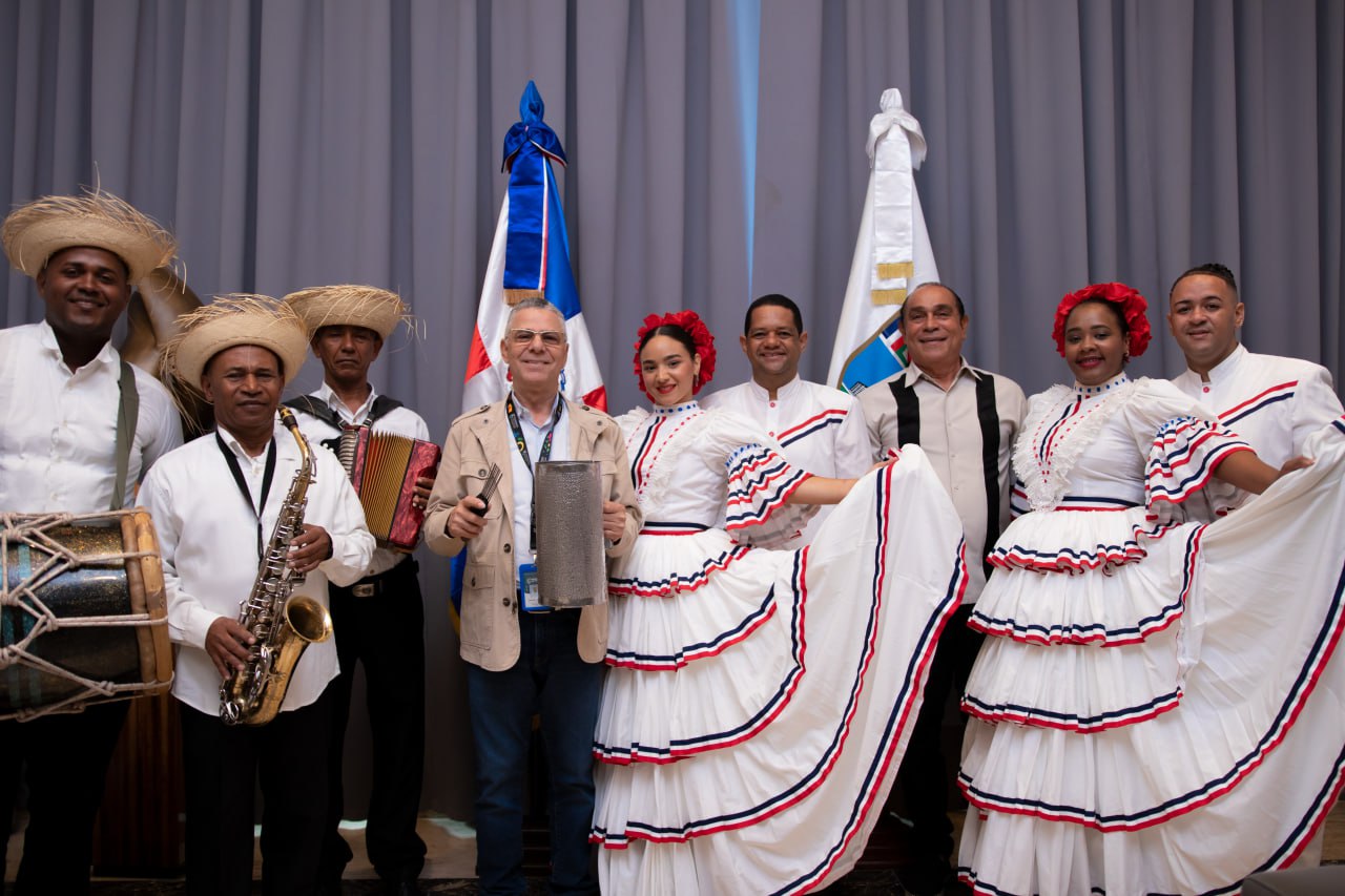Ayuntamiento Santo Domingo Este invita al Festival Forklórico Fradique Lizardo