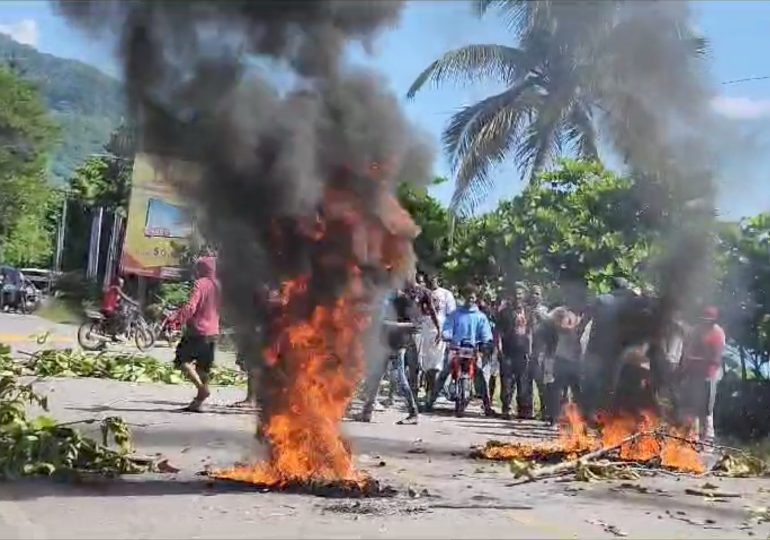 Resuelven avería eléctrica en Ojeda, Barahona
