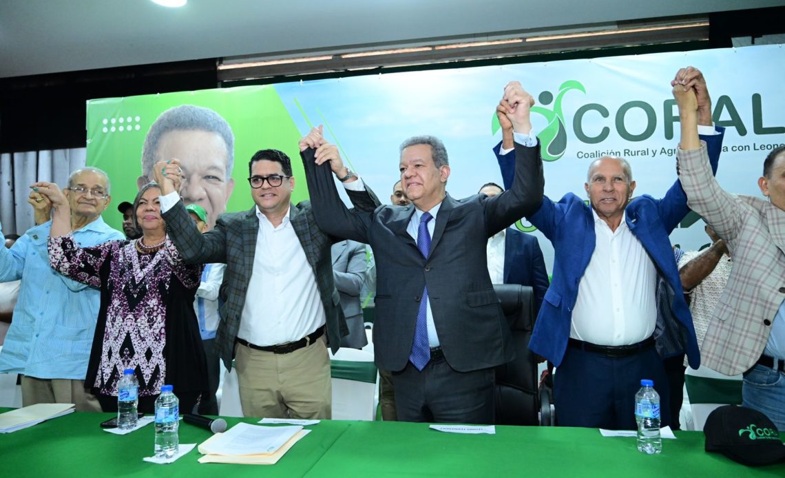 Leonel juramenta en FP a profesionales y dirigentes de la agropecuaria y seguridad alimentaria