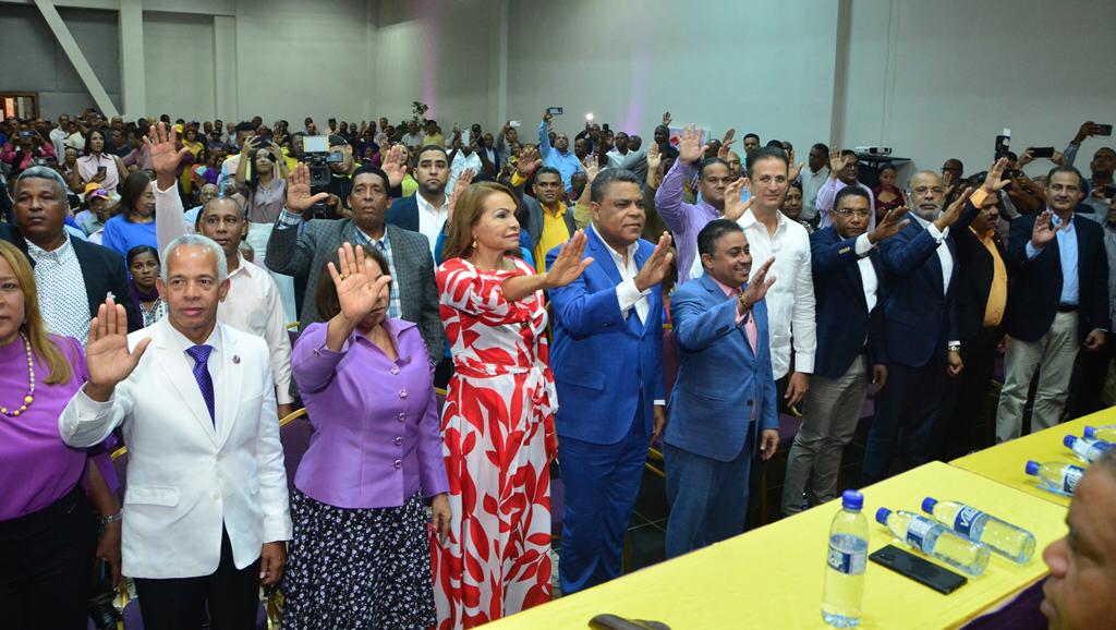 PLD juramenta150 candidatos congresionales y municipales