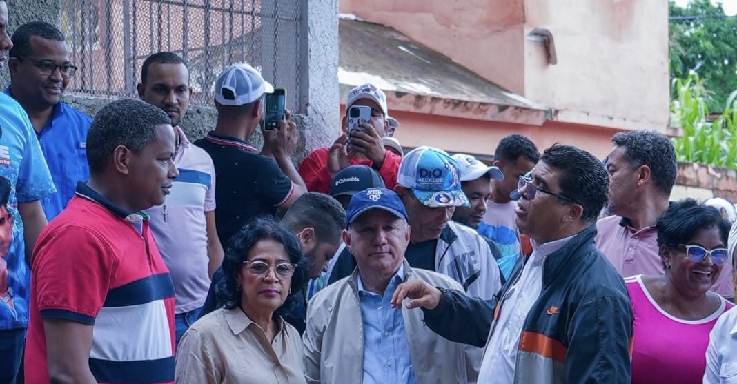 Dío Astacio hace levantamiento y se solidariza con afectados por lluvias en SDE