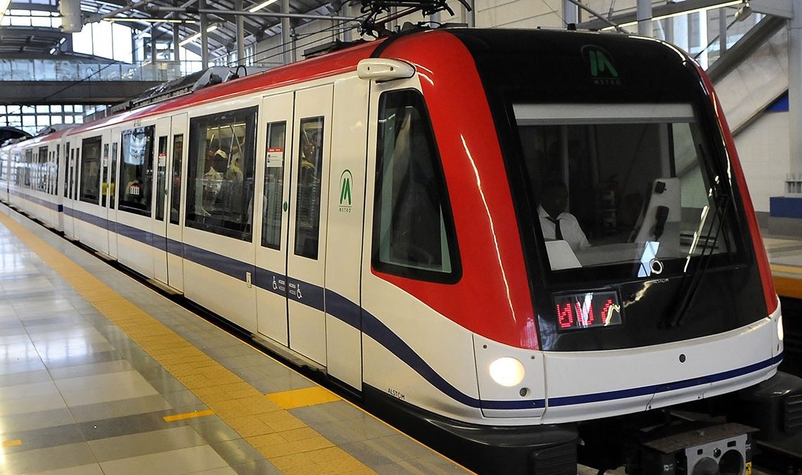 Extienden horario del Metro hasta la medianoche y servicio gratuito a partir de las 10:30 p.m.