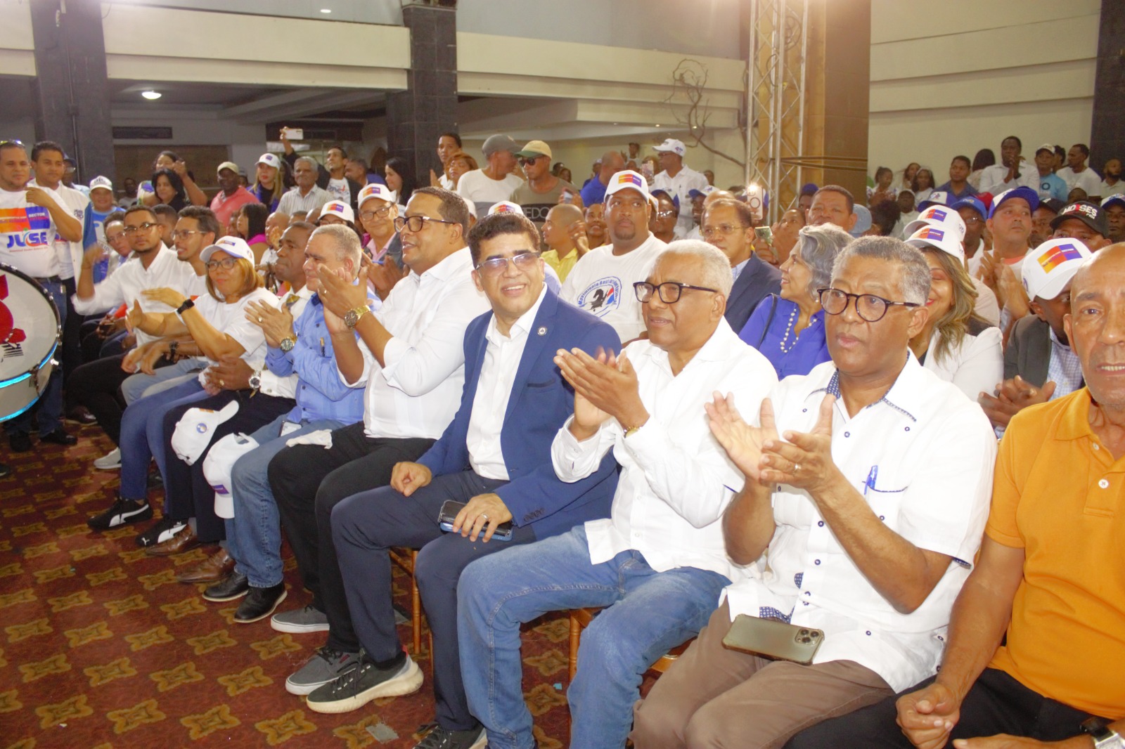 VIDEO: Dío Astacio juramenta más de 100 movimientos en apoyo a su candidatura en el Sector Externo